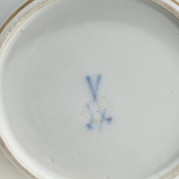 A three-piece porcelain coffee set, Meissen, circa 1810