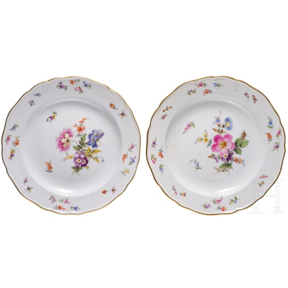 Six small porcelain plates with flowers and insects, Meissen, circa 1860/60