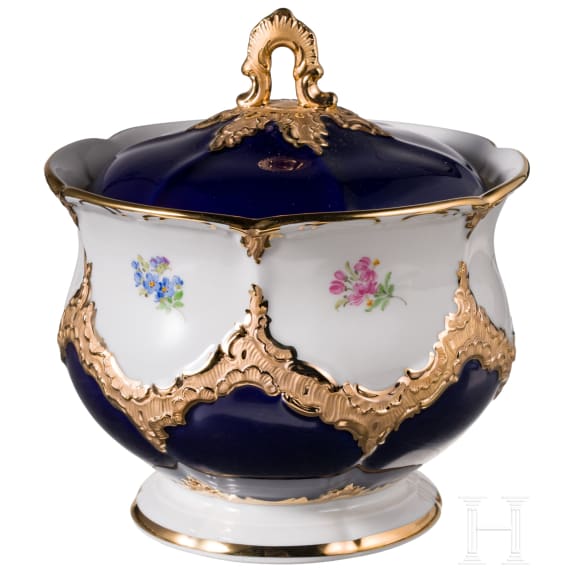 A large cobalt-blue and gold porcelain lidded bowl and plate, Meissen, circa 1950/after 1972