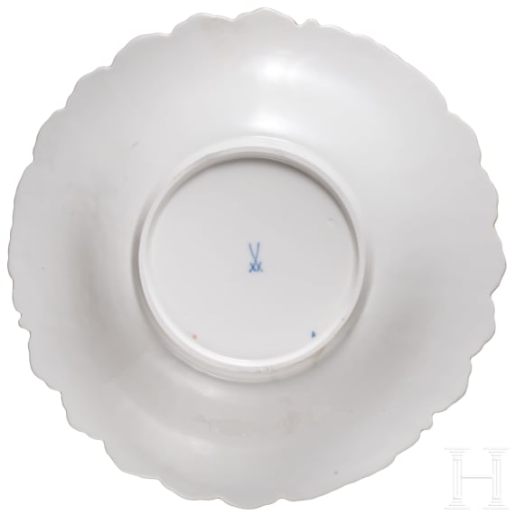 A cobalt blue and gold porcelain bowl and plate, Meissen, 1st half of the 20th century