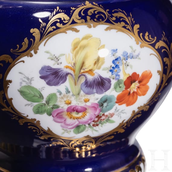 A cobalt-blue porcelain vase with flowers, Ernst August Leuteritz, 1855/60 (design), Meissen, 1924-34 (finish)