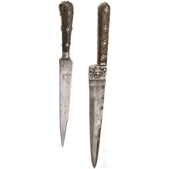 Zwei Dolche mit Steinbockhorngriffen, Italien, um 1800