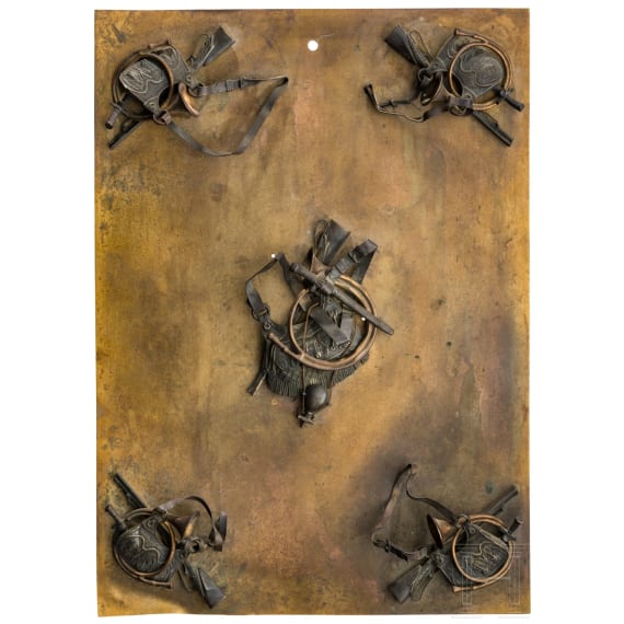 Messing-Ziertafel mit jagdlichen Troph&auml;en,, deutsch, 2. H&auml;lfte 19. Jhdt.