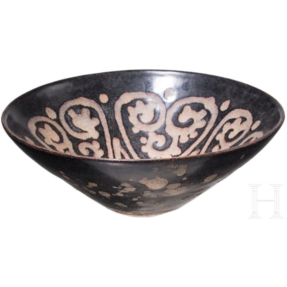Ilkhanidisches Sch&auml;lchen mit brauner Glasur, Kashan,12. - 13. Jhdt.