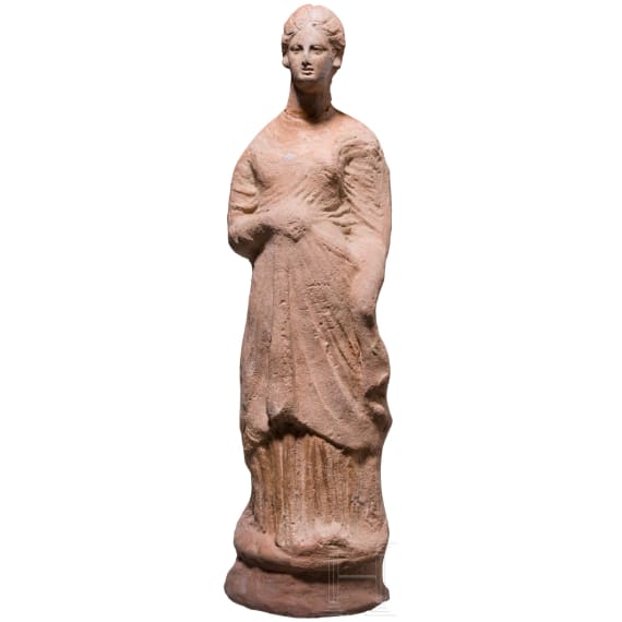Hellenistische Frauenstatuette aus Ton, Gro&szlig;griechenland, 3. Jhdt. v. Chr.