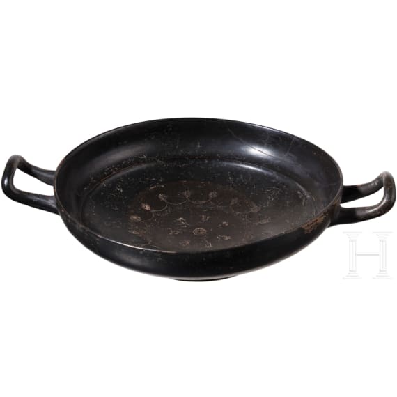Schale (Kylix) mit schwarzem Glanzton&uuml;berzug, campanisch, 4. Jhdt. v. Chr.