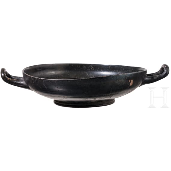Schale (Kylix) mit schwarzem Glanzton&uuml;berzug, campanisch, 4. Jhdt. v. Chr.