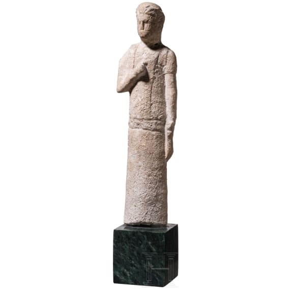 Kalksteinstatue eines Priesters aus r&ouml;mischer Zeit, Levante, 3. Jhdt. n. Chr.