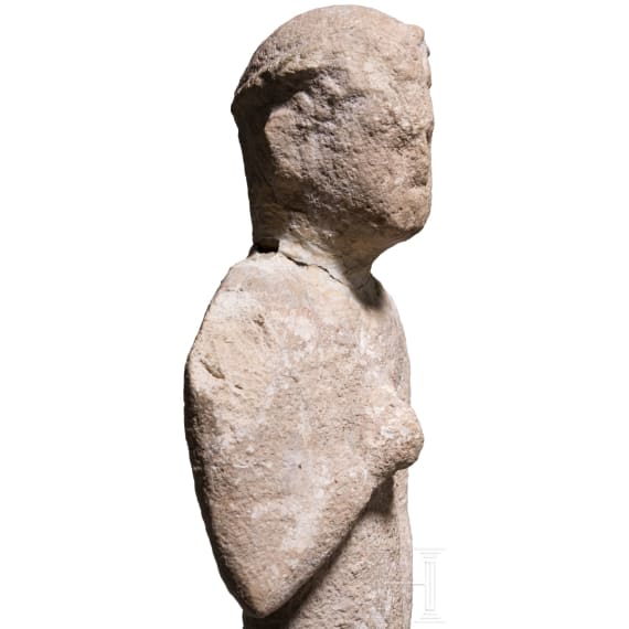 Kalksteinstatue eines Priesters aus r&ouml;mischer Zeit, Levante, 3. Jhdt. n. Chr.