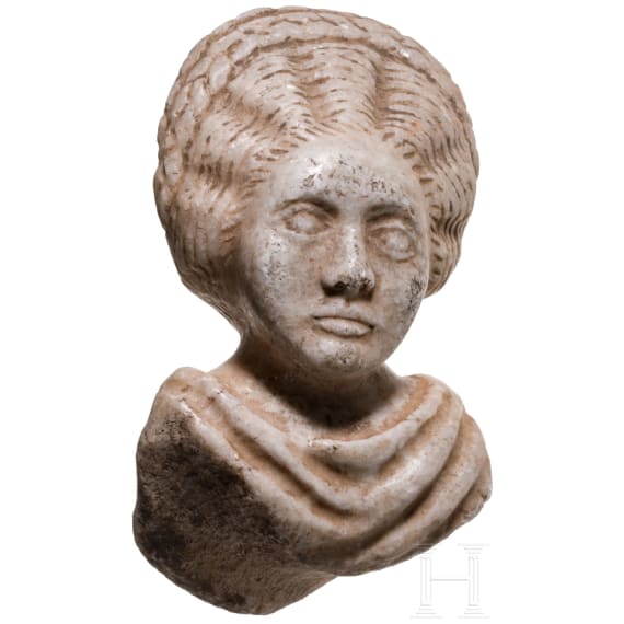 B&uuml;ste einer Frau, provinzialr&ouml;mische Kleinskulptur aus Marmor, Ende 2. Jhdt. n. Chr.