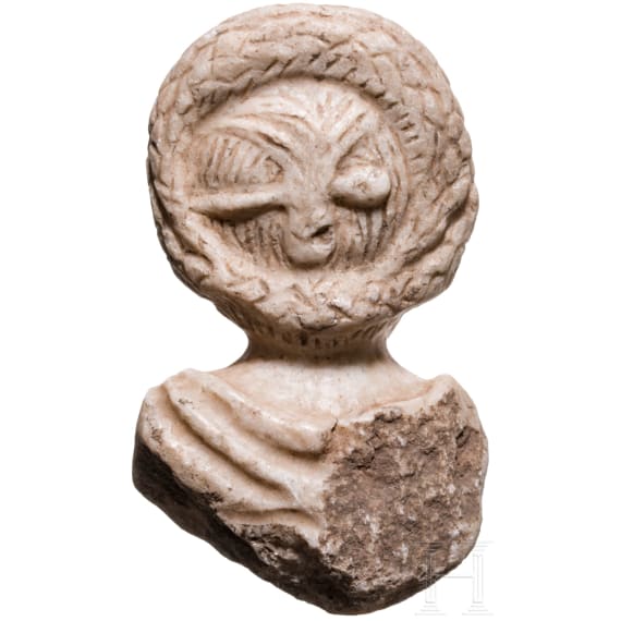 B&uuml;ste einer Frau, provinzialr&ouml;mische Kleinskulptur aus Marmor, Ende 2. Jhdt. n. Chr.
