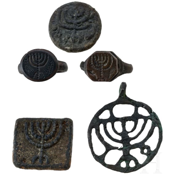 F&uuml;nf vorderasiatische J&uuml;dische Kleinaltert&uuml;mer mit Darstellung einer Menorah, 3. -12. Jhdt.