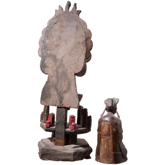 Bemalte Holzstatue des Buddha Amithaba, China, 18. Jhdt.