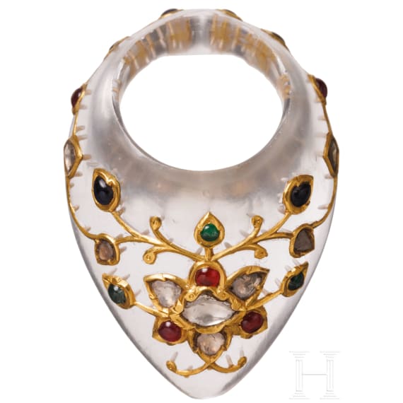 Edelsteinbesetzter Bogenring aus Bergkristall, Indien, 19. Jhdt.