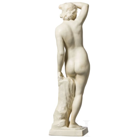 A buiscuit porcelain figure of a female nude "Die Ausschauende", Rudolf Kaesbach, 1936 (design), Rosenthal, Kunstabteilung Selb, 1943 (finish)