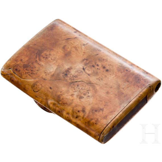 A Russian birchwood cigarette case "Носи и помни", late 19th century