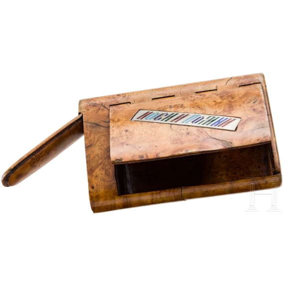 A Russian birchwood cigarette case "Носи и помни", late 19th century
