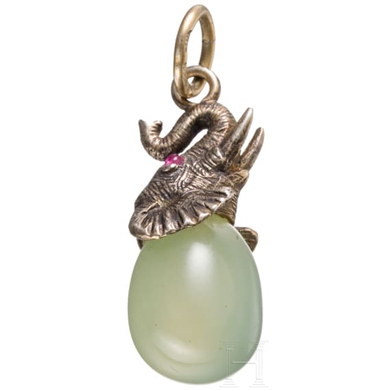 A Russian silver-mounted nephrite pendant, 20th century