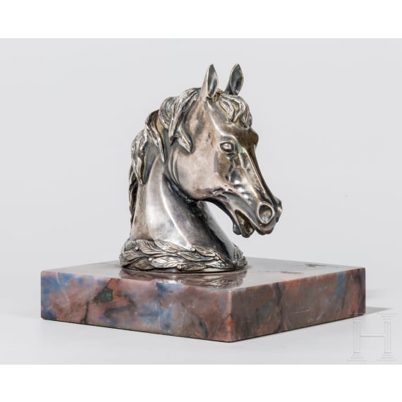 An Russian horse head-shaped agate stone and silver paperweight, 20th century