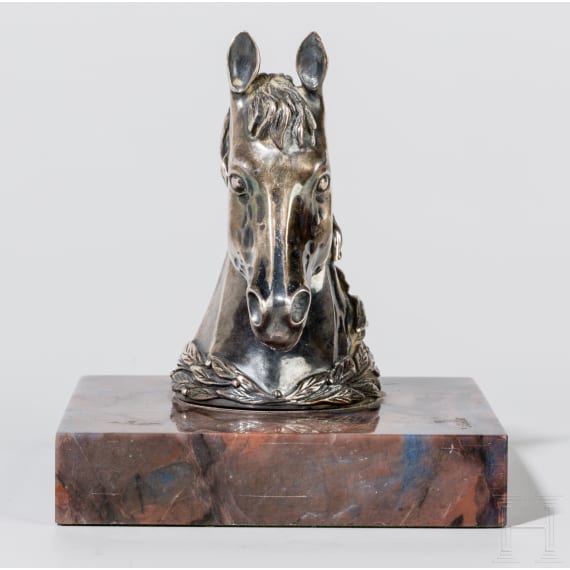 An Russian horse head-shaped agate stone and silver paperweight, 20th century