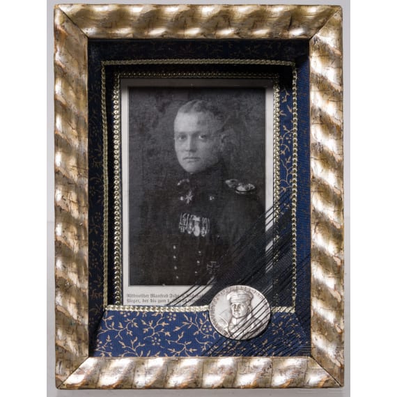 Gedenkkasten f&uuml;r Manfred von Richthofen, deutsch, um 1920