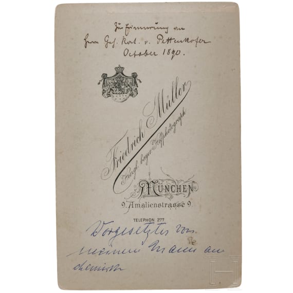 Max von Pettenkofer (1818 - 1901) - Kabinettfoto mit eigenh&auml;ndig signierter Widmung auf der R&uuml;ckseite, 1890