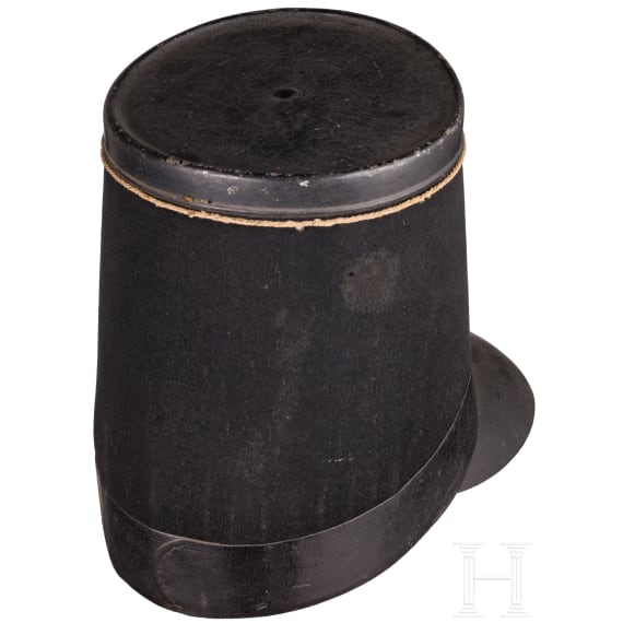 Hoher Tschako mit hannoveraner Kokarde, um 1850 - 1860