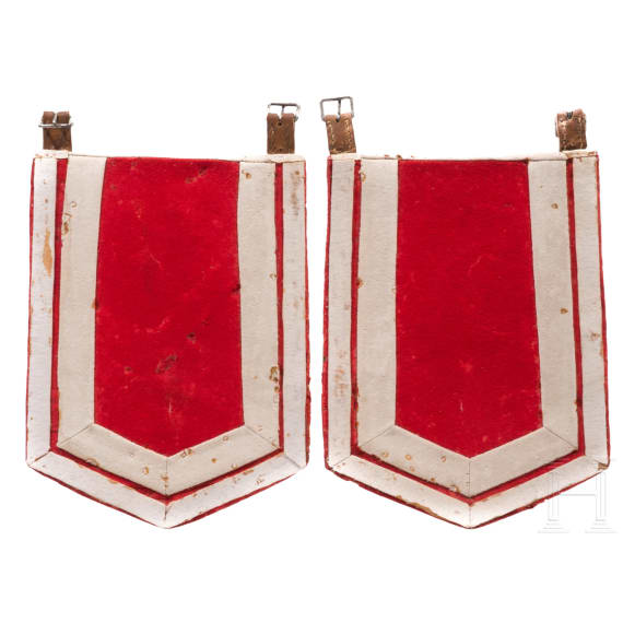 Ein Paar Schabrunken und ein Schabrackenteil f&uuml;r Mannschaften im K&uuml;rassierregiment Nr. 4, datiert 1879