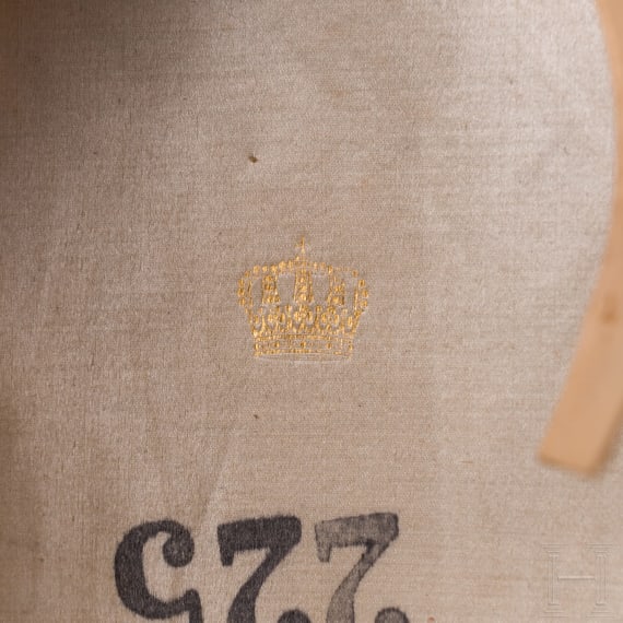 A field grey visor cap for officers in the Royal Saxon 2nd Hussar Regiment No. 19 &ldquo;Kronprinz Wilhelm&rdquo;, circa 1914