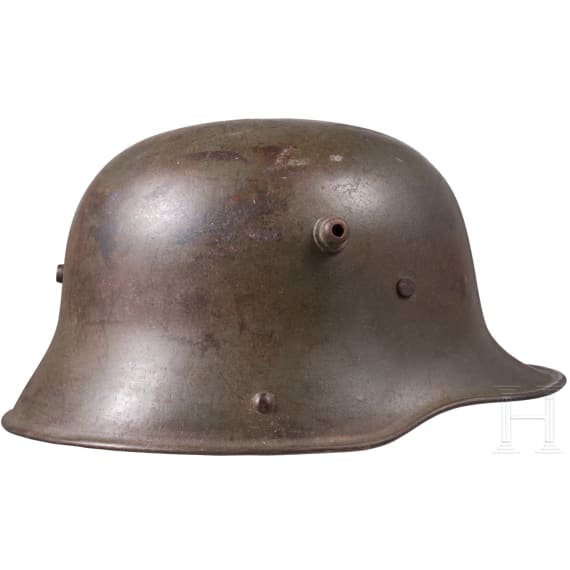 A steel helmet M 16