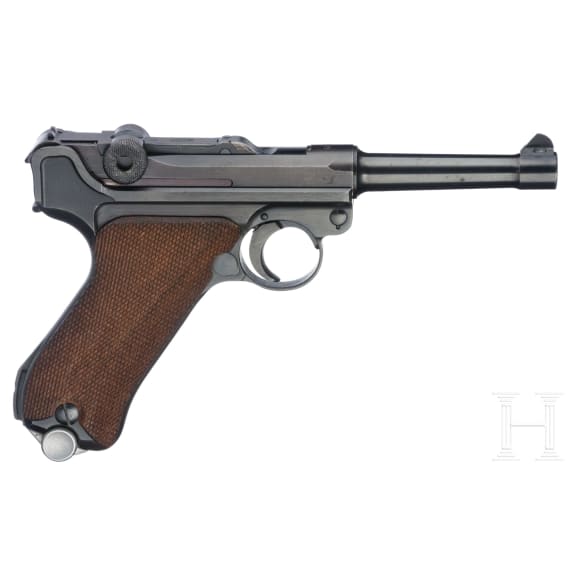 A Mauser Luger, 1939, police