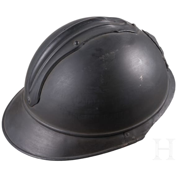 A helmet M 15 &ldquo;Adrian&rdquo; with shortened front visor for tank crews, observers and the like, ca. 1918