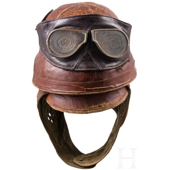 A protective helmet for aircraft crews, "Casque Roold", circa 1915