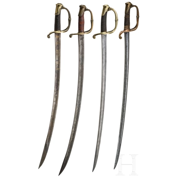 Vier S&auml;bel vom Typ M 1821 f&uuml;r Offiziere der Infanterie