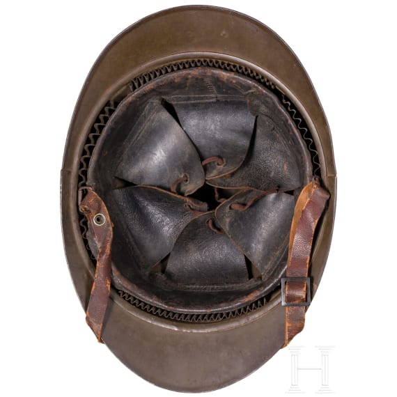 Stahlhelm M 15 (Adrian) der jugoslawischen Armee