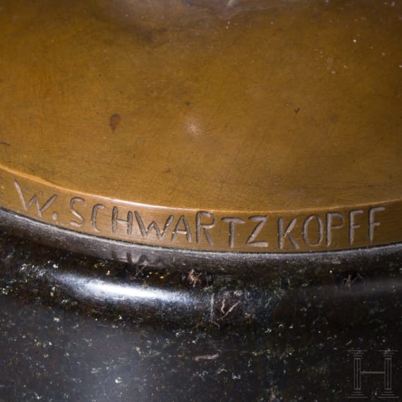 A bronze "Standing Female Nude", Wolfgang Schwartzkopff (Frankfurt am Main 1886 &ndash; 1943 Berlin), first half of the 20th century, bronze