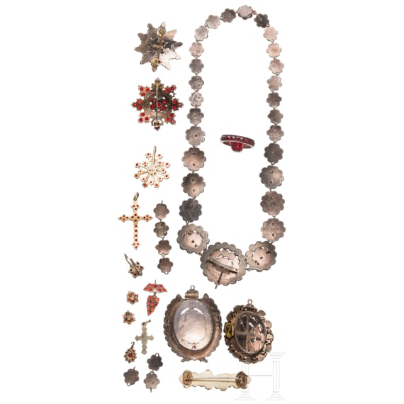 A collection of garnet jewellery