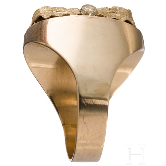 A 14ct gold and grandel ring
