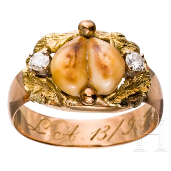 14ct gold and grandel jewellery set: a pair of cufflinks, ring and pin