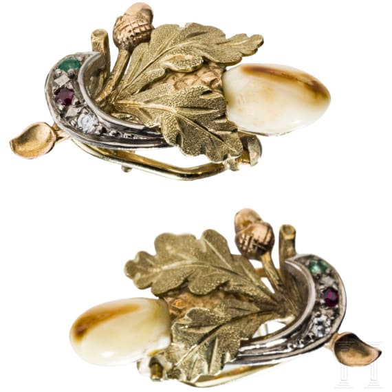 A 14-carat gold and red stag grandel jewellery set comprising earrings, brooch, ring, bracelet and necklace