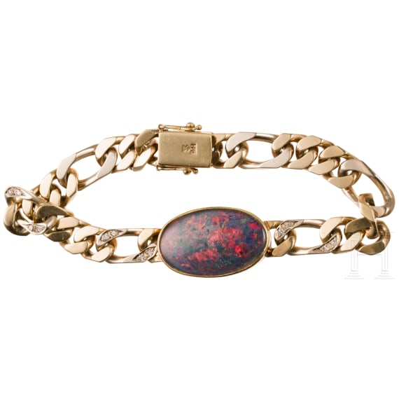 A 14ct gold opal and diamonds bracelet (ca. 0.2ct)