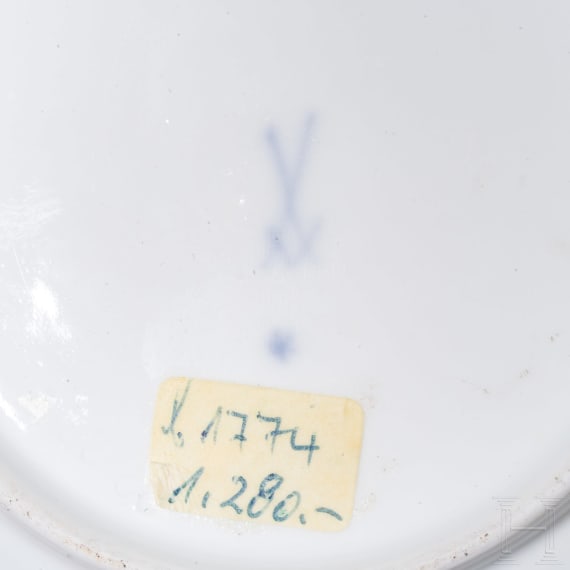 Zwei Porzellantassen mit Untertassen, Meissen, um 1790 /Niderviller, Graf von Custine, 1770-93