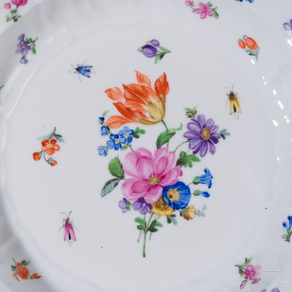 F&uuml;nf tiefe Teller mit Blumen und Insekten, Meissen, um 1840/50