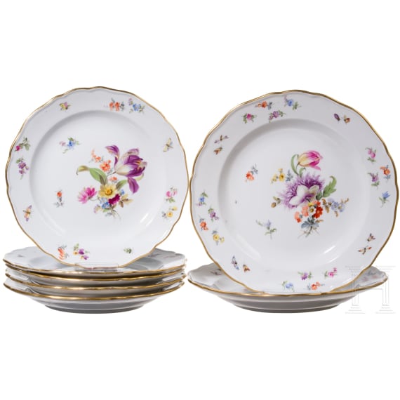 Zwei Vorspeisenteller und f&uuml;nf Dessertteller mit Blumen und Insekten, Meissen, um 1840/50