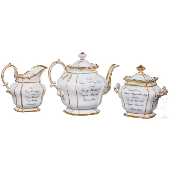 54-teiliges Service des Georg Grafen zu M&uuml;nster mit zahlreichen Adelswappen, deutsch, KPM, datiert 1840-1845