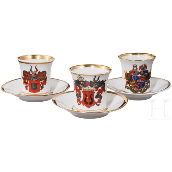 54-teiliges Service des Georg Grafen zu M&uuml;nster mit zahlreichen Adelswappen, deutsch, KPM, datiert 1840-1845