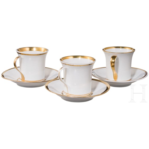 54-teiliges Service des Georg Grafen zu M&uuml;nster mit zahlreichen Adelswappen, deutsch, KPM, datiert 1840-1845