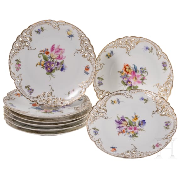 Acht Dessertteller mit Blumenmalerei, Nymphenburg, 1. H&auml;lfte des 20. Jhdts.
