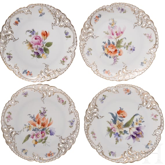 Acht Dessertteller mit Blumenmalerei, Nymphenburg, 1. H&auml;lfte des 20. Jhdts.