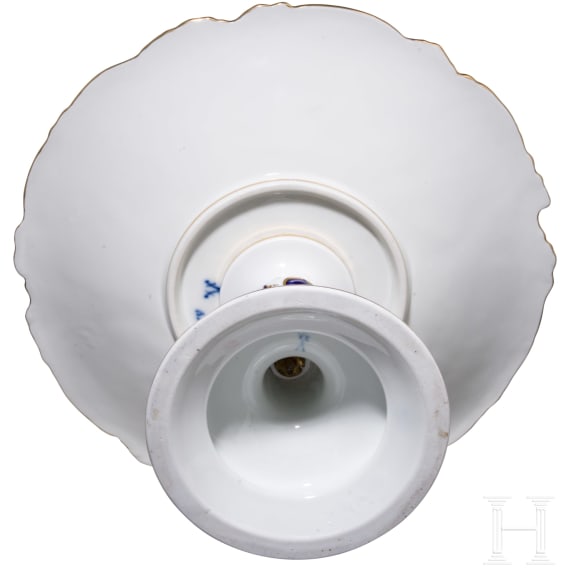Prunk-Tazza und Teller, Meissen, um 1910 (Teller, Malerei sp&auml;ter) / 20. Jhdt.
